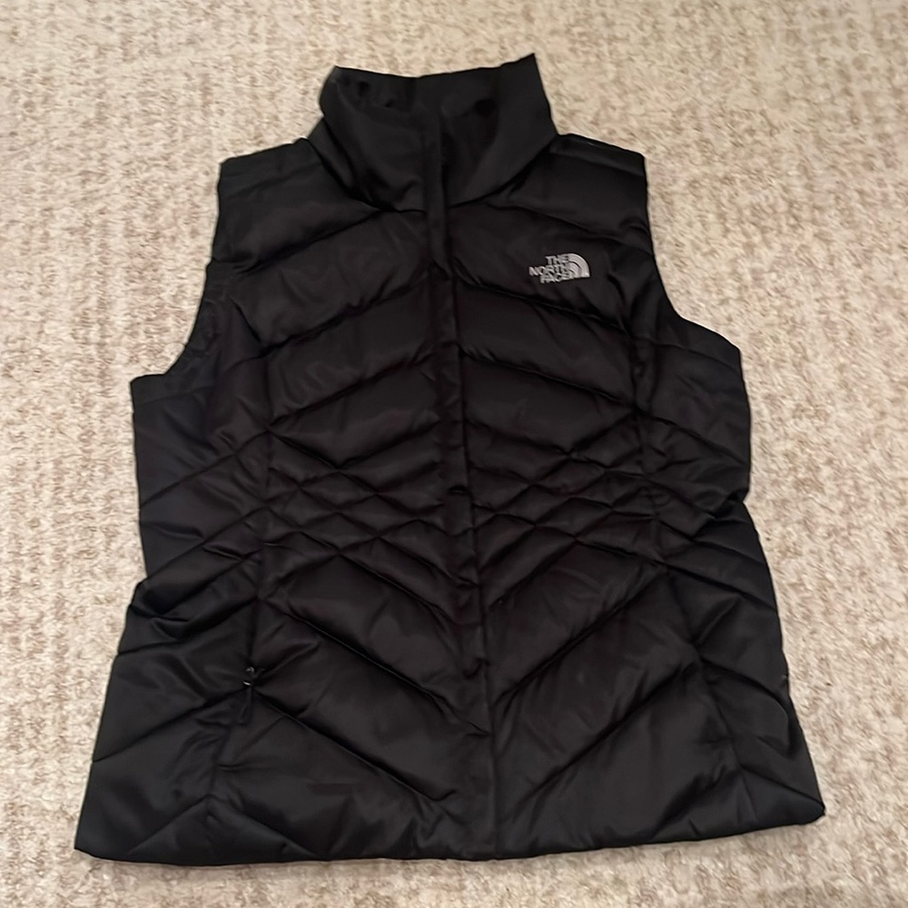 North face vest size medium